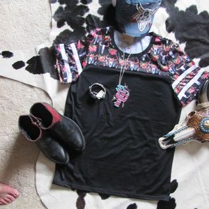 FLORAL COWSKULL TSHIRTS  BRAND NEW  sm/med